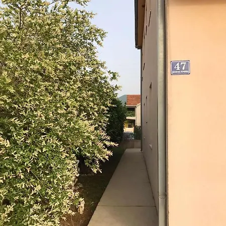 Anika * Trebinje